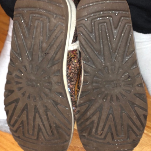 Classic uggs. - Picture 4 of 4